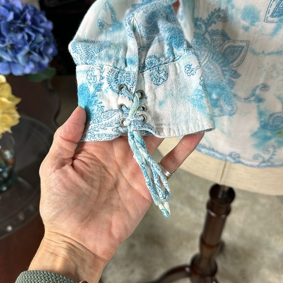 Soft almost sheer collared shirt. Beach paisley watercolors soft - Picture 6 of 10